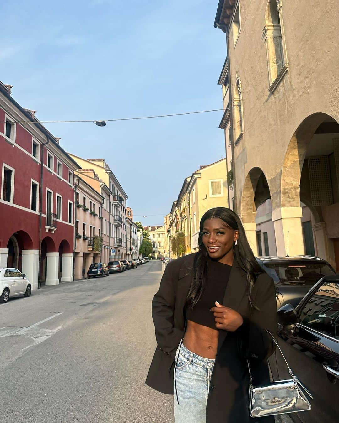 ダリル・ニータのインスタグラム：「a Vicenza vibe. 🦋🇮🇹」