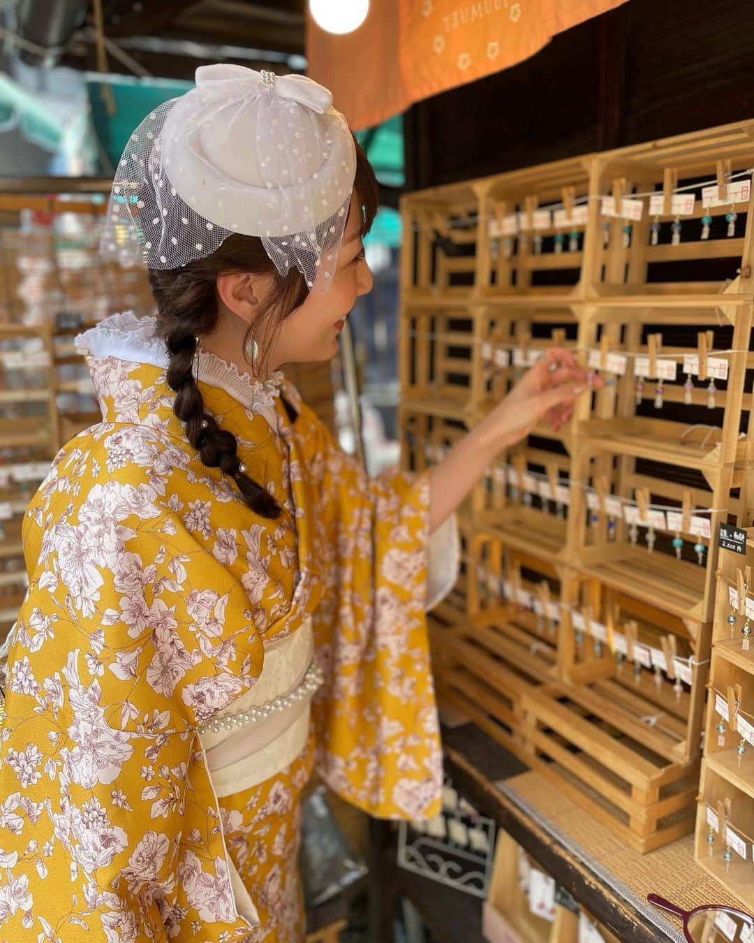 梅野舞さんのインスタグラム写真 - (梅野舞Instagram)「こんばんは★梅の舞です♡  川越散策で見つけた 可愛いアクセサリー💕  風鈴やヨーヨー 風車に鶴😍✨✨  浴衣や和装につけたくなるような 夏にもつけたいアクセサリー💕  迷って鶴の折り紙デザインに✨  #川越#川越散策#着物#着物レンタル#お買い物#可愛い#アクセサリー#折り紙ピアス#和#instagood#instagram#instagramjapan」4月30日 23時53分 - mai.umeno