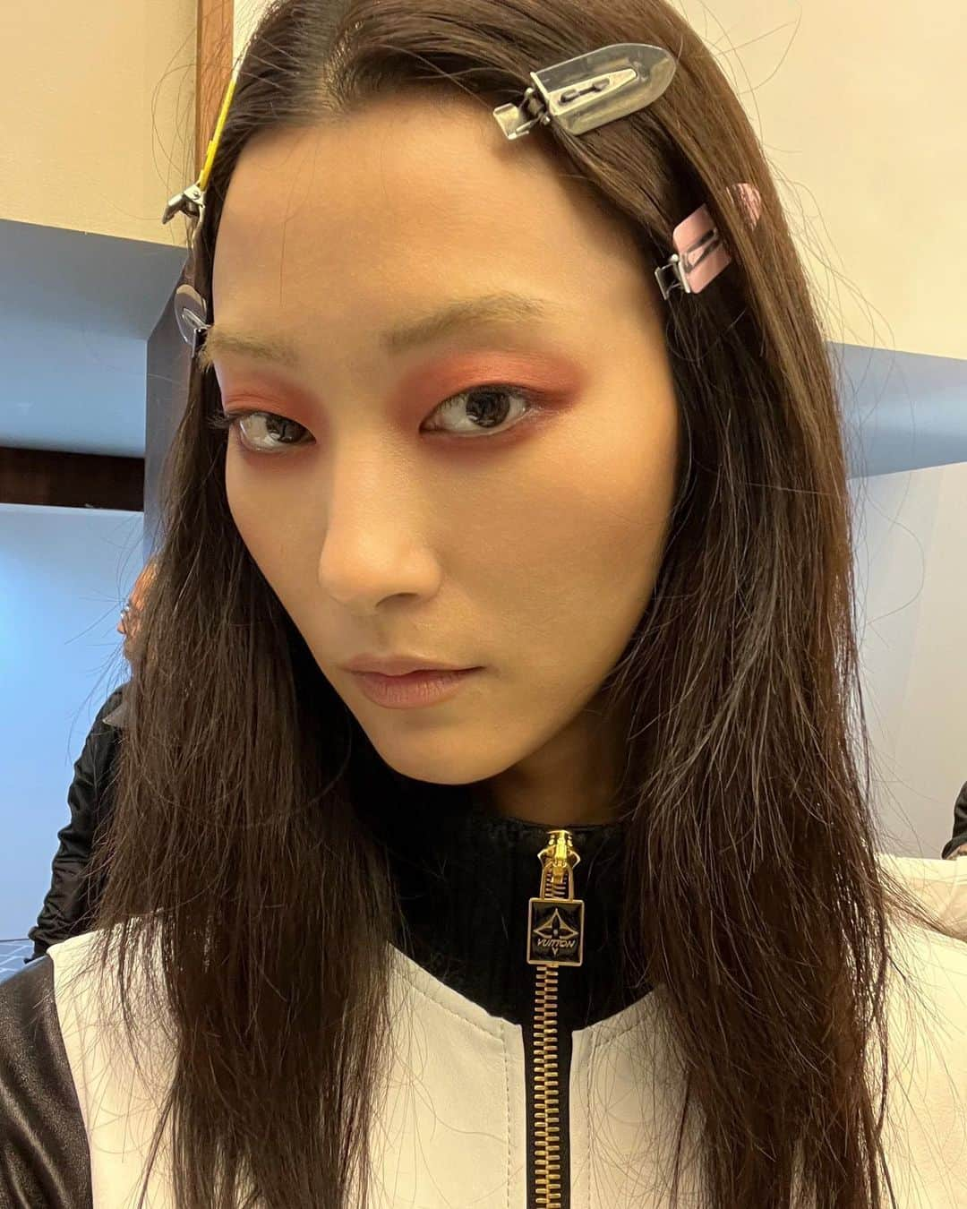 パク・ジヘさんのインスタグラム写真 - (パク・ジヘInstagram)「Thank you so much letting me walked for @louisvuitton Pre-Fall 2023 in Seoul. It was such an incredible and magical night at the Jamsugyo Bridge✨ 감사합니다. @nicolasghesquiere  @marieameliesauve @patmcgrathreal @duffy_duffy @ashleybrokaw」4月30日 23時56分 - jihyeparkjhp