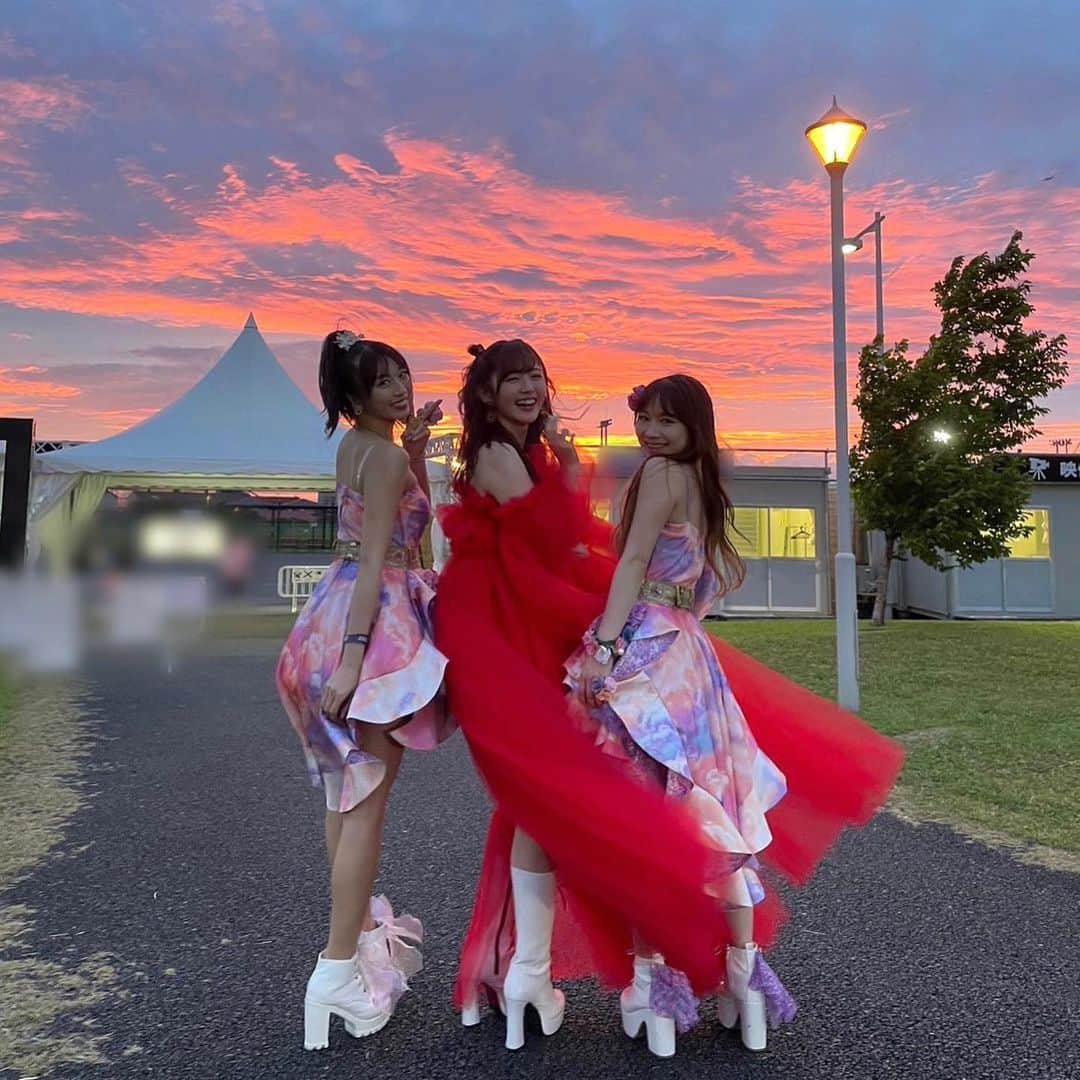 牧野真莉愛さんのインスタグラム写真 - (牧野真莉愛Instagram)「♡ ♡ ✨🎵JAPAN JAM 2023🎵✨ 2023.4.30🌈千葉市蘇我スポーツ公園 🎀 💗💗💗鈴木愛理さん💗💗💗 鈴木愛理さん💗LOVEりんです💕  まりあより ♡ ♡  #鈴木愛理 さん💗 #JJ2023 🎵 #japanjam #モーニング娘23 #牧野真莉愛」5月1日 1時22分 - maria_makino.official