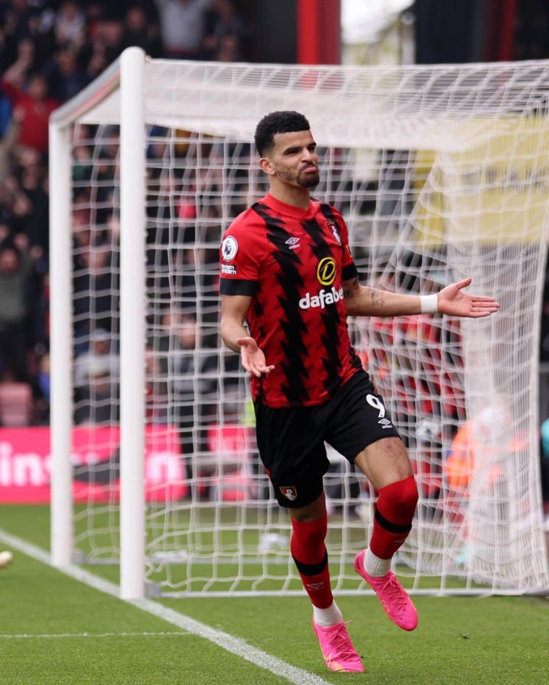 ドミニク・ソランケのインスタグラム：「They didn’t believe in us🤷🏾‍♂️ GOD DID!!⚽️」