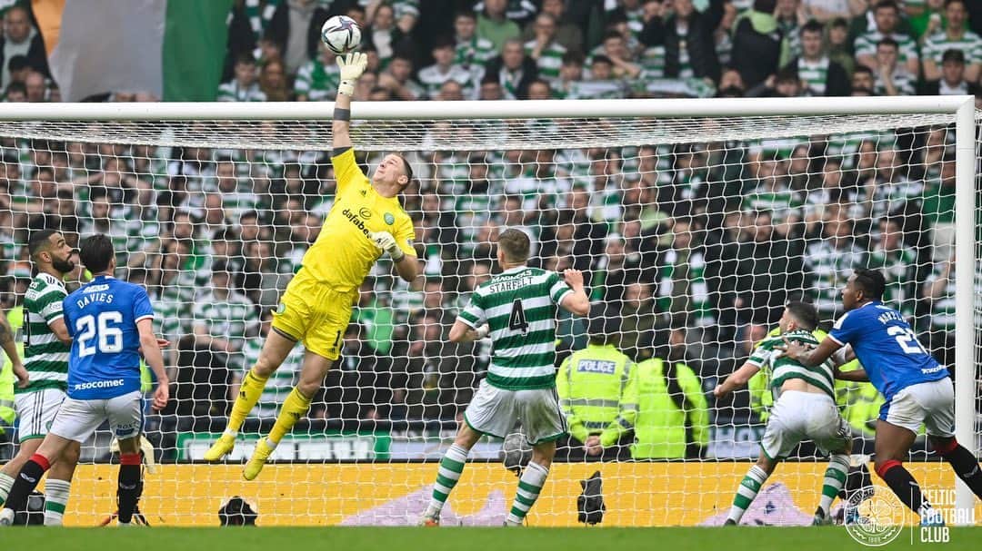 ジョー・ハートのインスタグラム：「In to the final we go 💚🍀 @celticfc 💪」