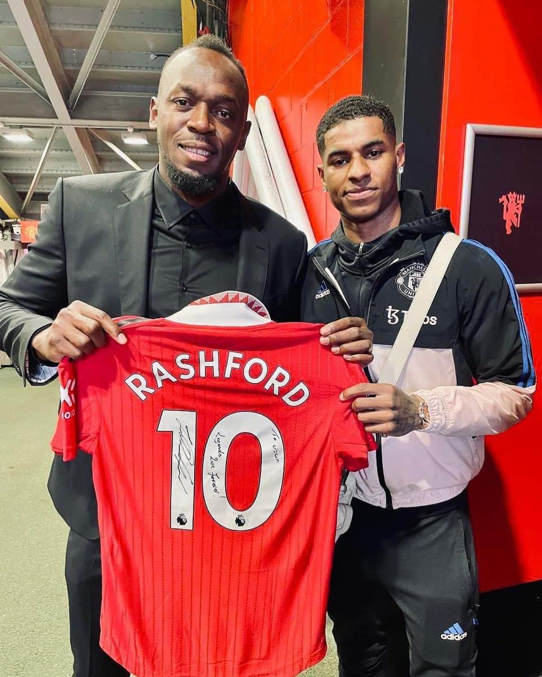 マーカス・ラッシュフォードのインスタグラム：「Solid win against a tough opponent! Great to have you in the building champ 👈🏾✌🏾⚽️」