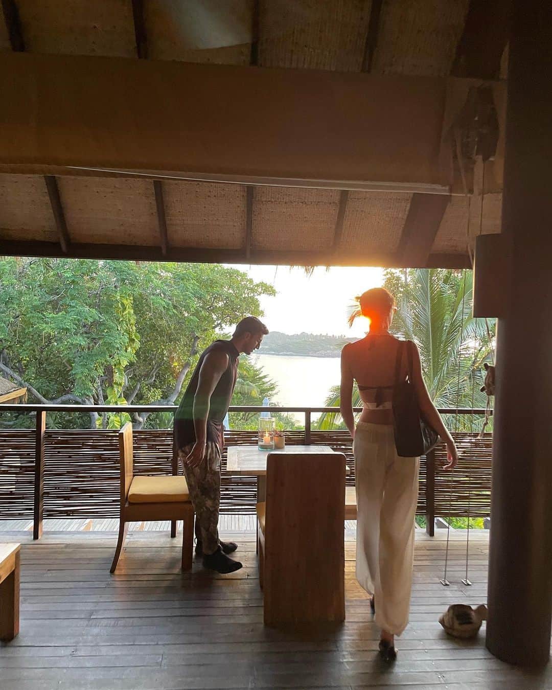ユミ・ランバートさんのインスタグラム写真 - (ユミ・ランバートInstagram)「Si je l’avais pas vu je l’aurais pas vu -A smartass friend’s quote🦋🌈 #thailand」5月1日 1時56分 - yumilambert