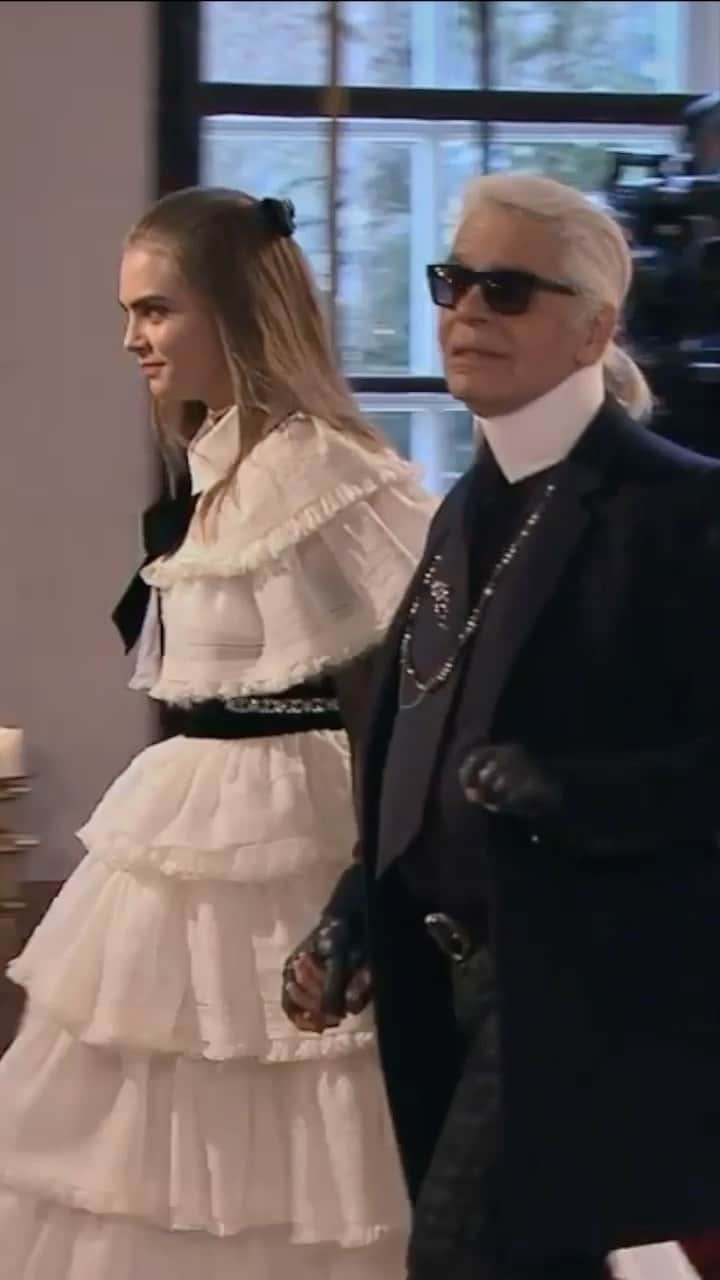 カーラ・デルヴィーニュのインスタグラム：「❤️KARL❤️」