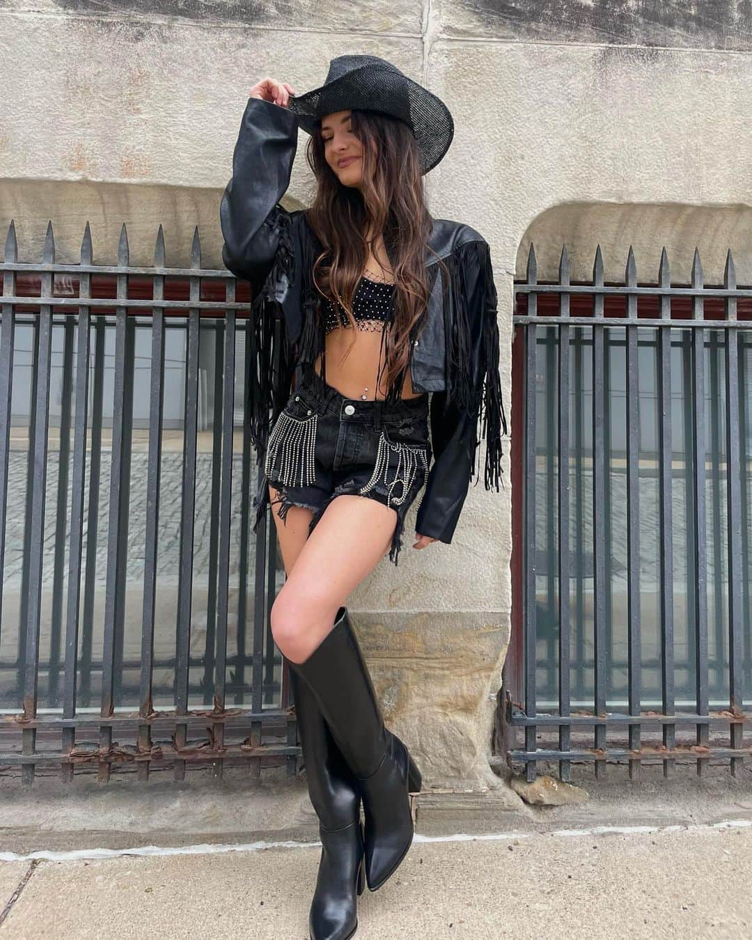 Brooke Marie Hylandのインスタグラム：「Jill called, she wants her hat back. Ifykyk 🤠」
