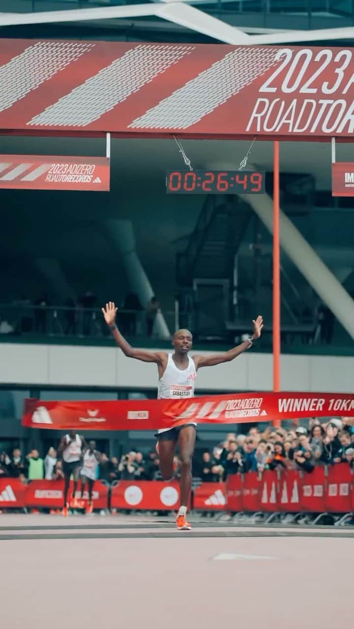 のインスタグラム：「Someone pass us a pen, because we just rewrote the history books. ✍️  Photo finishes, record-breaking runs and incredible comebacks – the third edition of Adizero: Road To Records proved again that #ImpossibleIsNothing with two new world U20 records, six national records and one regional record. 🔥  Thank you, 2023. 🙏  #Adizero #RoadToRecords」