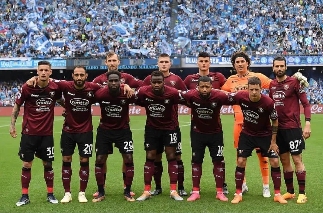 ノルベルト・ジェンベールのインスタグラム：「Un punto e grande prestazione di carattere 🇱🇻💪 @ussalernitana1919official  @francescopecorarofotografo  #forzasalernitana #forzagranata #workhard #finoallafine #macteanimo」