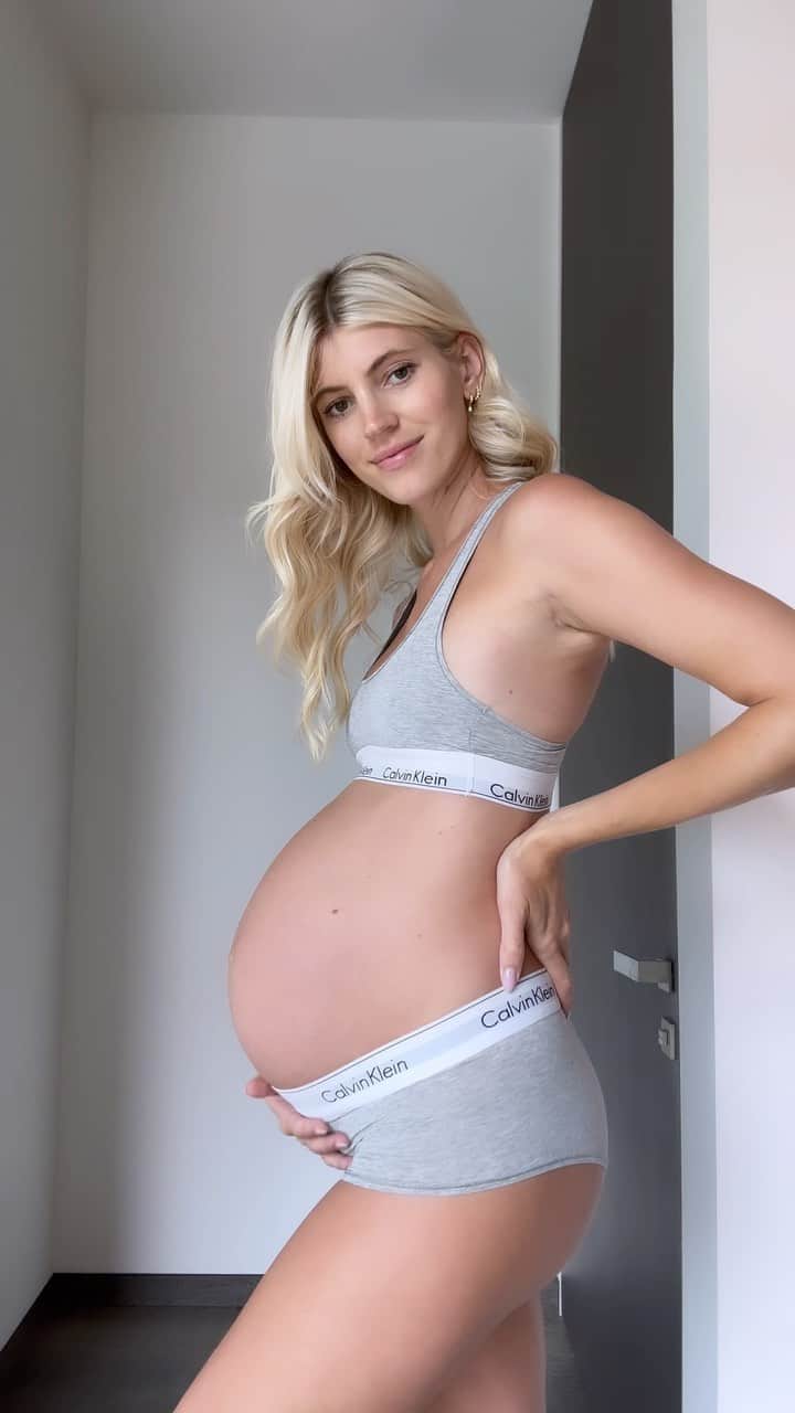 のインスタグラム：「Last bumpdate! #39weeks」