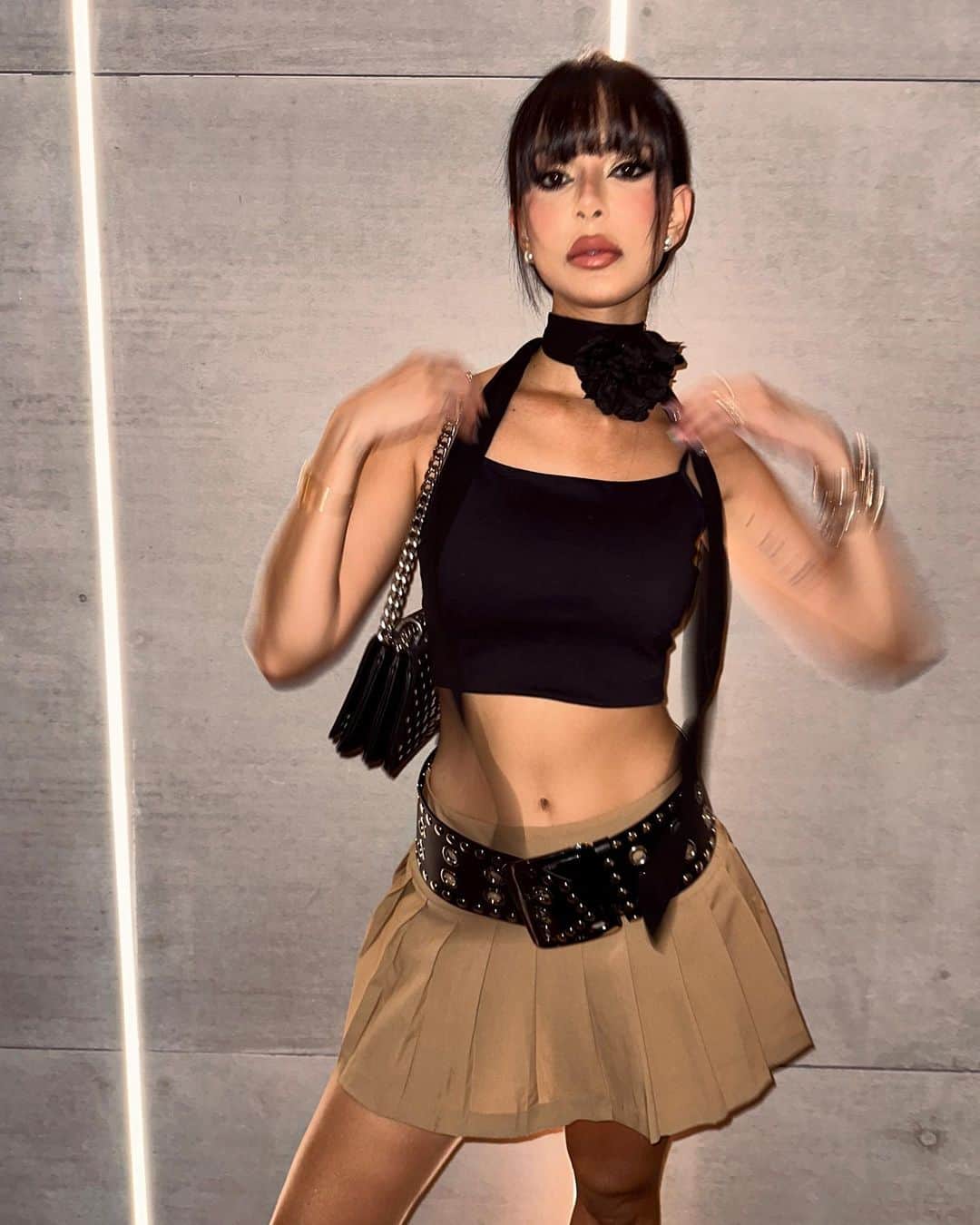 Gabriela Salesのインスタグラム：「🖤🖤🌹」
