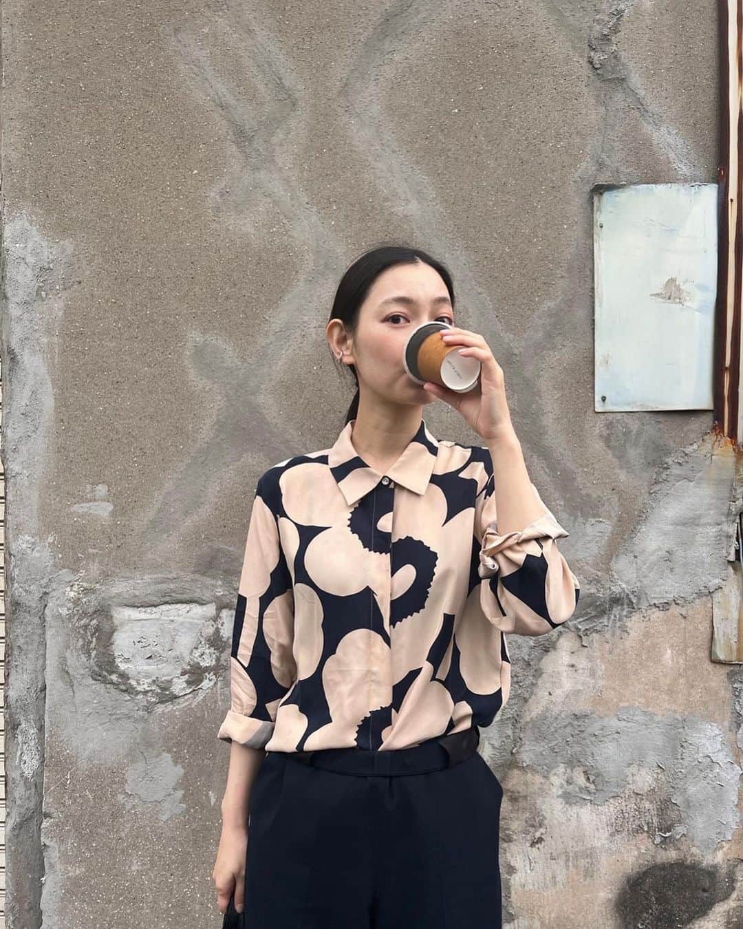 阿久津ゆりえさんのインスタグラム写真 - (阿久津ゆりえInstagram)「🌼 素敵なGWをお過ごしください☺︎ #coordinate #marimekko #coffeebreak」5月1日 13時31分 - yurie__a