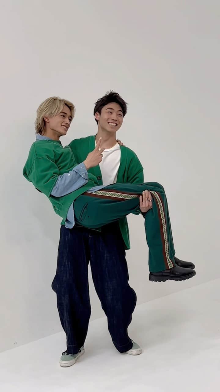 JJのインスタグラム：「🌟 倫太郎くん＆隆太くんのメイキング動画🌟  仲良しコンビの「ボクのトリセツ」記事を公開中‼️ https://jj-jj.net/lifestyle/162087/  「メンバーとスタッフの皆さんが楽しければそれで十分です」と笑顔でより楽しい現場を作ってくださったお2人に感動しました😭💕  #WATWING #八村倫太郎 #桑山隆太 #WINDY」