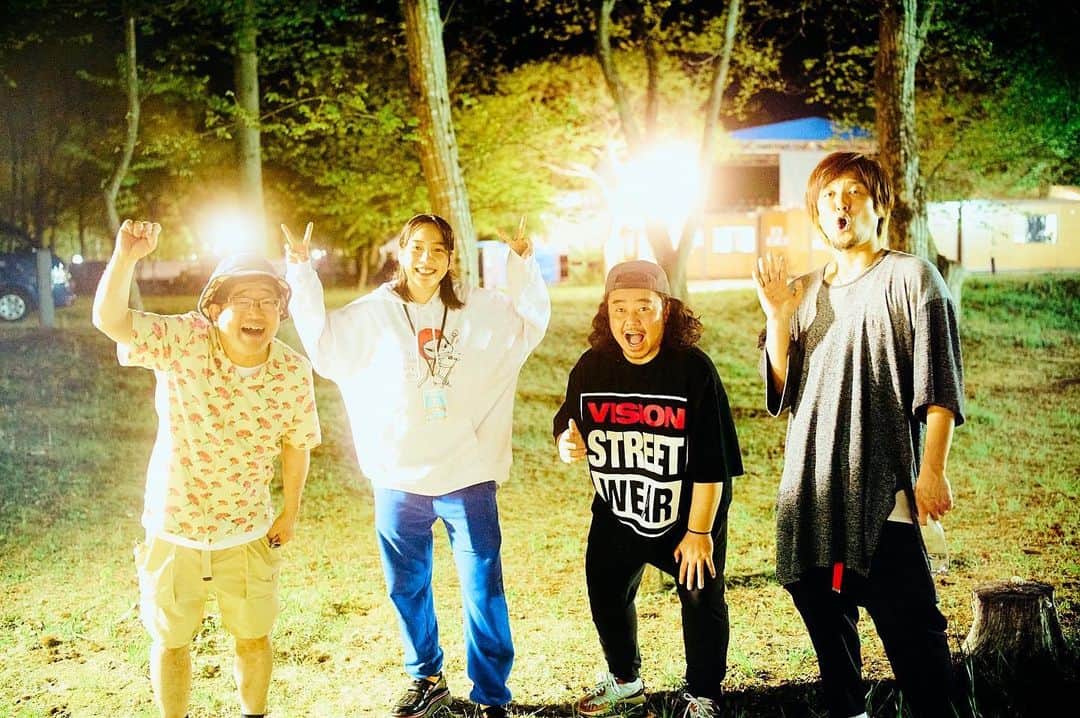 山口隆のインスタグラム：「アラバキの思い出  のんさんと。  お会いできて嬉しかったです！  写真　ハマノカズシ  #アラバキ　#アラバキロックフェス」