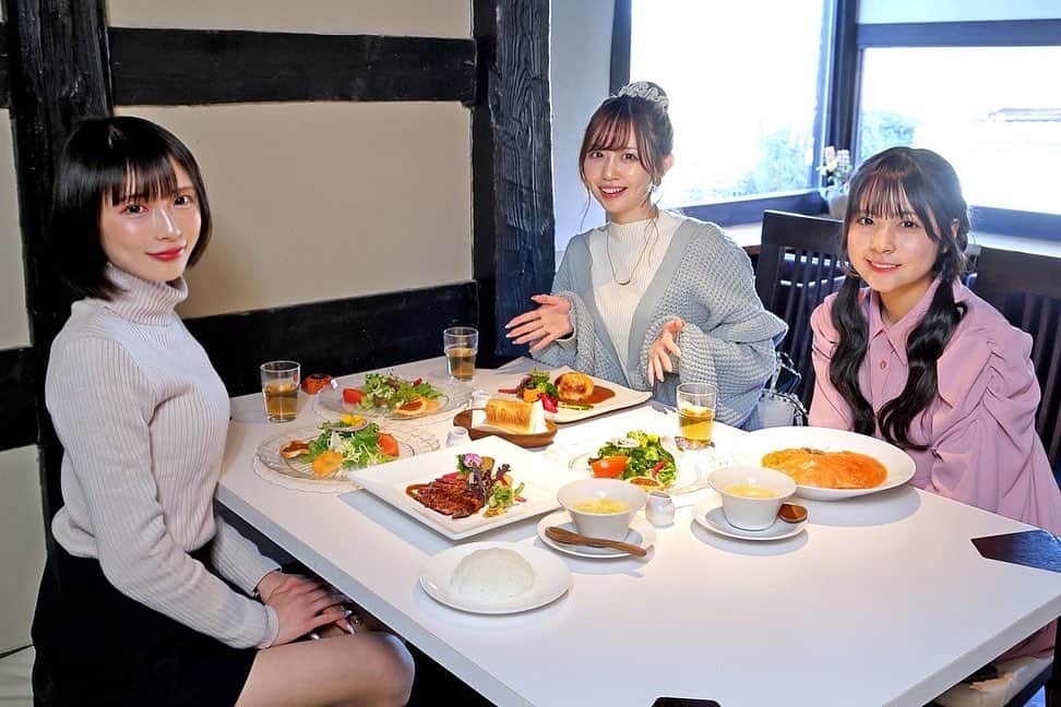 海月らなさんのインスタグラム写真 - (海月らなInstagram)「⁡ 今回の女子旅は、ネッツトヨタ西日本さんに新型プリウスをお借りして やまなみハイウェイを通って阿蘇市までドライブしてきました👌🏻 ̖́-‬ ⁡ 阿蘇には素敵な雑貨屋さんやカフェが多いよ💗 ⁡ 詳しくは 「ネッツ西日本　LinQ」で検索してね！ ⁡ #ネッツトヨタ西日本#ネッツ西日本#LinQ#新木さくら#カワイイ女子旅ココしっとーと#女子旅#福岡女子旅#福岡ドライブ#車好きな人と繋がりたい#ドライブ好き#トヨタ#トヨタグラム#ネッツトヨタ#九重夢大吊橋#やまなみハイウェイ#茶蔵カフェ#阿蘇ピオニー#新阿蘇大橋#プリウス」5月1日 13時20分 - kaizukirana