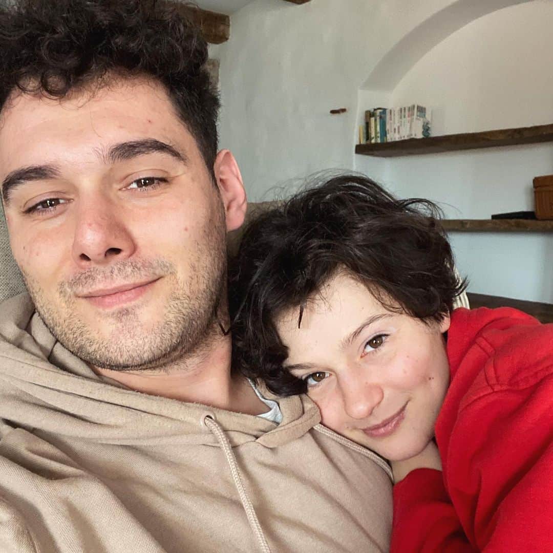 ナタリア・カリシェクのインスタグラム：「No i pyk roczek ❤️😎#anniversary」