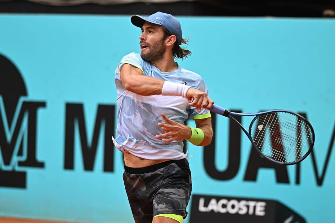 ボルナ・チョリッチさんのインスタグラム写真 - (ボルナ・チョリッチInstagram)「Thrilled to be in 4R of @mutuamadridopen! Always a pleasure to play here😎😀🫶🏼  📸: Corinne Dubreuil/ @atptour」5月1日 5時37分 - bornacoric