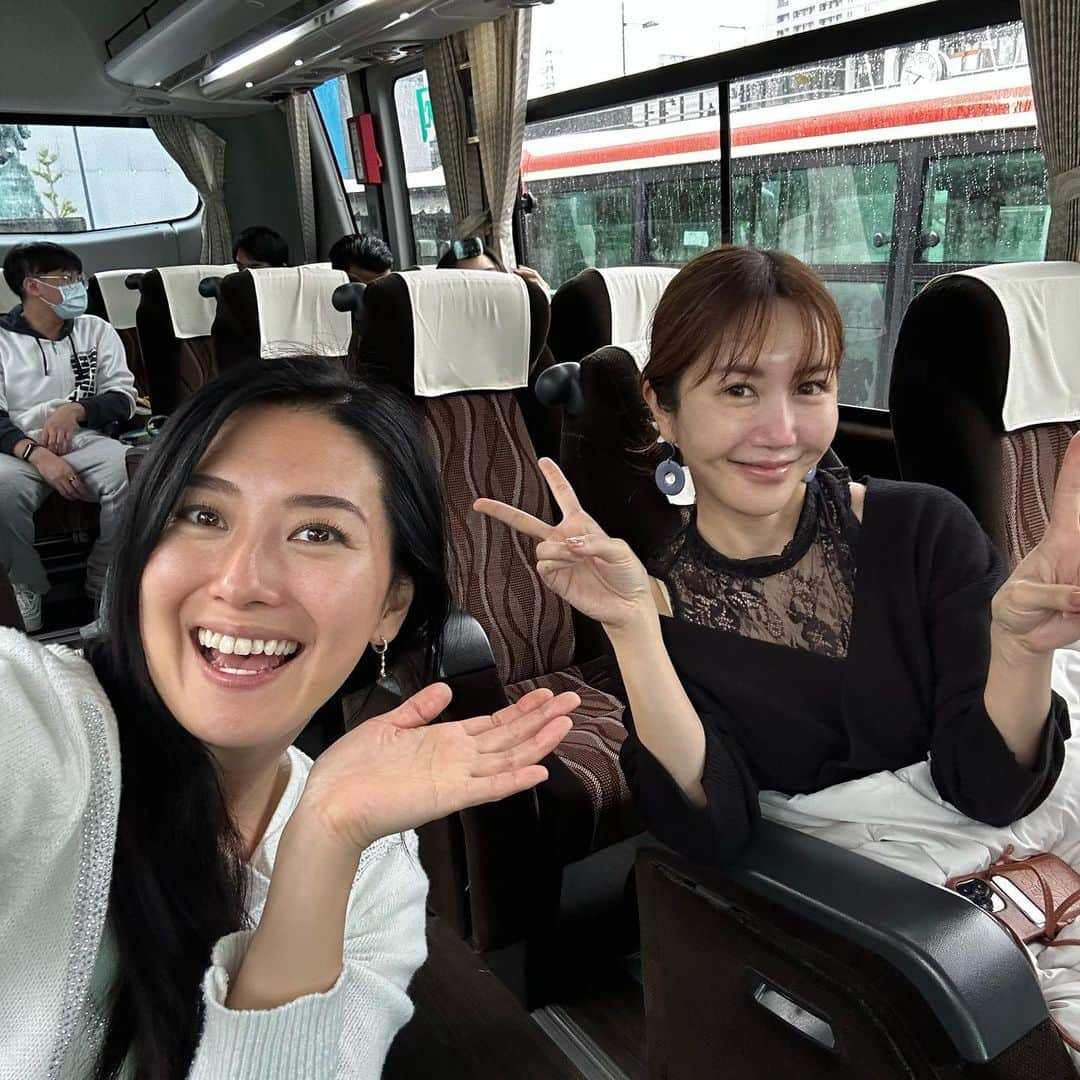 矢吹春奈さんのインスタグラム写真 - (矢吹春奈Instagram)「今年で２２年のお付き合いになる大親友のエリちゃん🥰💖　頑張り屋さんでおっちょこちょいな人っていうキャプションが一番相応しい可愛い人。何でも腹を割って話せる大切なお友達。私の人生にはそういう友人が何人か居るけど、その人達のおかげで今日の私が在る。 楽しい時も悲しい時も、間違ってる時はお互いにハッキリと指摘し合う。遠くに居てもそれらの事を分かち合える。そんな親友が私の人生に居てくれて今世でも会え時を共にしている事の奇跡に感謝が止まらない。 ありがとう✨🙏✨」5月1日 7時14分 - yabukiharuna