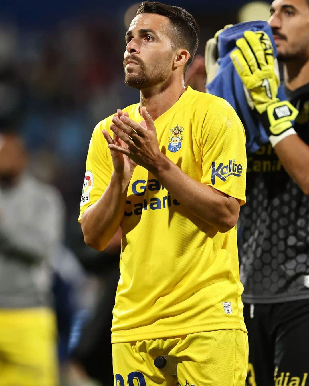 LFPさんのインスタグラム写真 - (LFPInstagram)「💛 It's a great day for football.  👏👏🥲 Finally, @kirianrguez is back on the pitch!  #LaLigaSmartBank #LasPalmas」5月1日 7時28分 - laliga