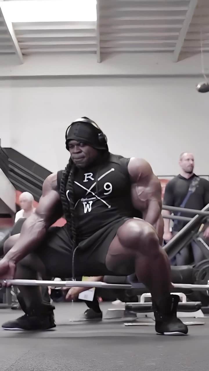 カイ・グリーンのインスタグラム：「Jefferson Squats Save This & Tag A Friend To Try 💪🏾  Rather than just dropping down and blasting up, try and feel every inch being moved slowly. With this focus, you should only be using a weight that feels light enough for you to handle with control and if you’re in tune enough with yourself, that amount of weight no matter how large or trivial it may seem, will feel heavier than what the bar itself reveals.  When it’s time to go to battle, go harder than ever before with @ryderwear innovative D-MAK stable foundation. The D-Mak is the OG, lightweight, lifting shoe built for a lifetime of heavy lifts! Whether you’re at the gym giving everything you got or living life life on your terms, #Ryderwear makes the impossible possible!  💲 Extra 10% OFF 💪🏾 Use Code: KAI10 📲 www.ryderwear.com/kai  #KaiGreene #Ryderwear #Reels #Fyp」