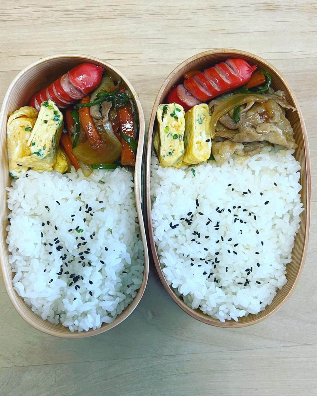 コシバKENさんのインスタグラム写真 - (コシバKENInstagram)「. なるほどなぁ。 ご飯が多いねんなぁ。  てことはおかずもっといるんやなぁ。  奥深いなぁ。  #お弁当 #パパ弁当 #生姜焼き #常備菜をまたストックしてもらおう #ストックできない派 #あったら食うてまう派」5月1日 7時44分 - koshibaken08