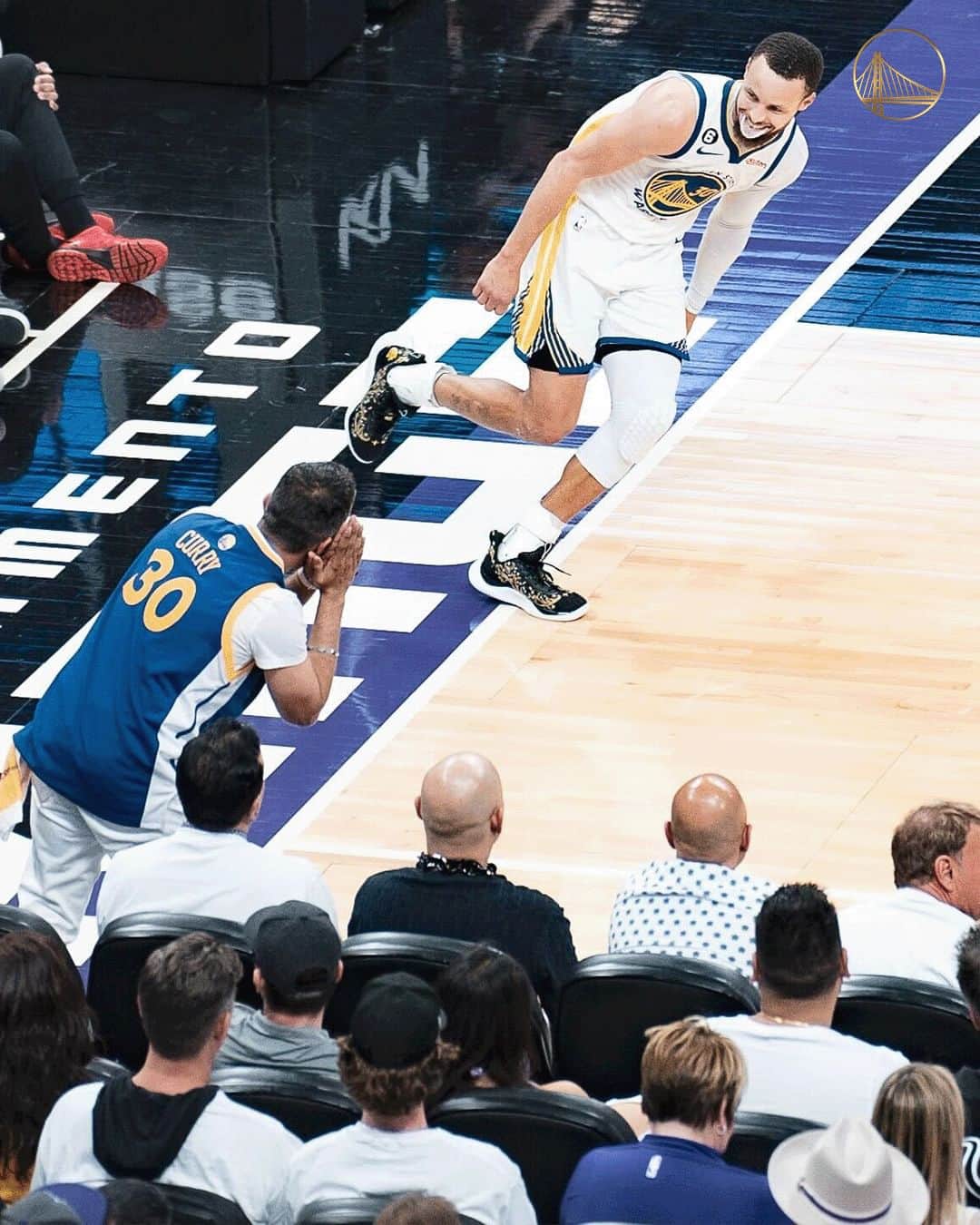 ゴールデンステート・ウォリアーズのインスタグラム：「Wardell Stephen Curry II  There's nobody like him ⚡️」