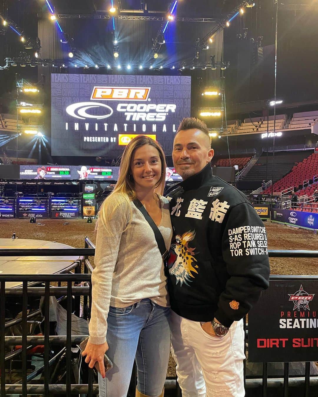 ミカエル・ミシェルのインスタグラム：「First Rodeo!! 🤠 Amazing experience to see so close how this job is so dangerous and so impressed about bulls! So thankful to met 3 times world champion bull rider! 😍😍」