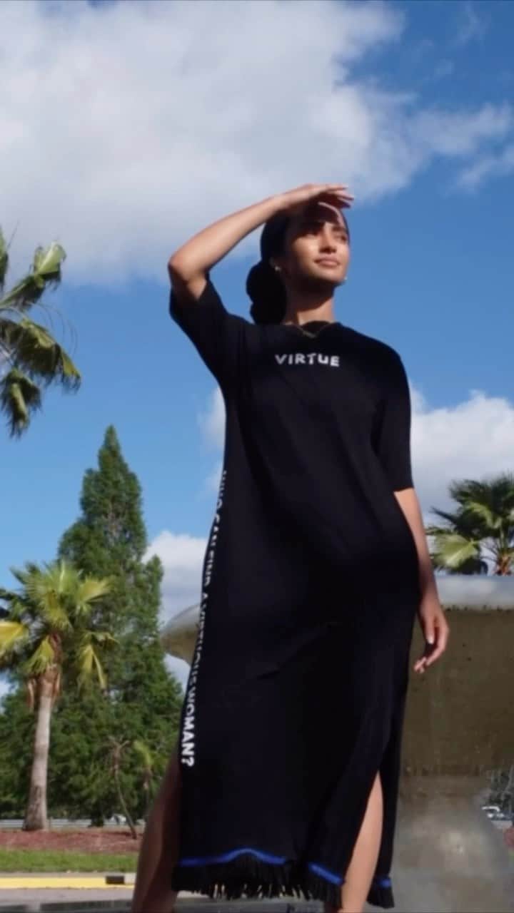 ケイラ・フィリップスのインスタグラム：「Take it one day at a time and smile because the Most High is merciful」