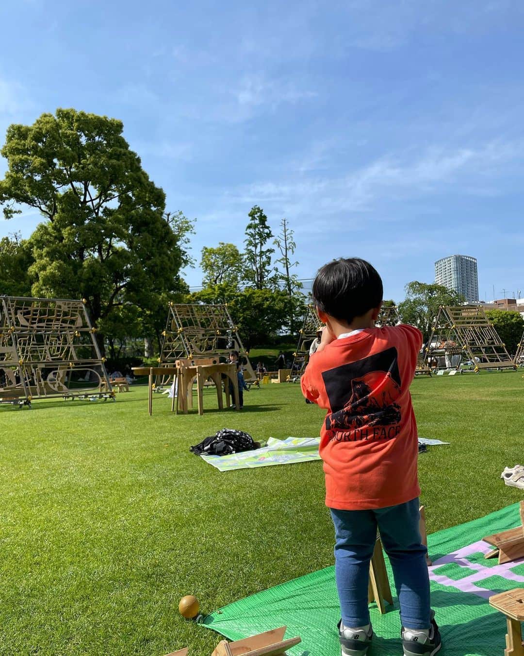 田中麻衣のインスタグラム：「外遊びが最高な季節がきました🍃🌈」