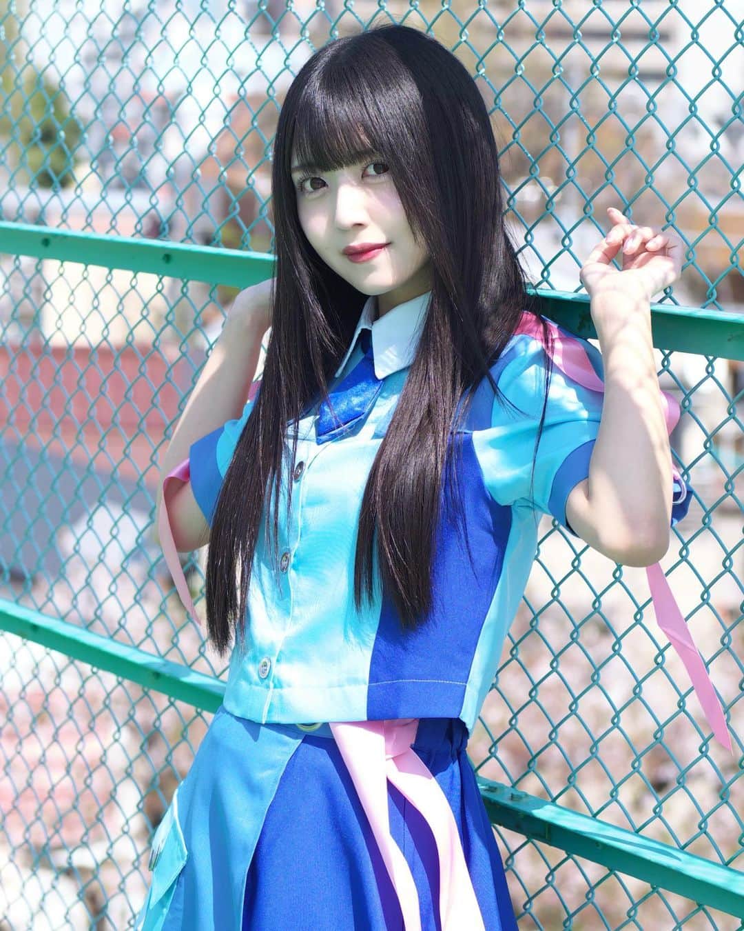 椎名音心のインスタグラム：「・ 好評だった日向坂46さんの衣装！ また学校で撮影したいなあ… ・ ・ ・ #日向坂46 #日向 #日向坂 #坂道 #坂道好きな人と繋がりたい #坂道グループ #アイドル #黒髪ロング #清楚 #清楚系女子 #清楚系 #制服 #コスプレ #コスプレイヤー #コスプレ女子 #コスプレ撮影 #コスプレ写真 #cosplay #cosplayer #cosplaygirl #idol #ไอดอล #お仕事依頼受付中 #アイドル衣装」
