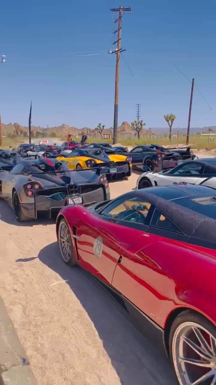 CarsWithoutLimitsのインスタグラム：「This is what dreams are made of   🎥 @lambojules   #carswithoutlimits #pagani #huayra #zonda #paganiraduno #paganiautomobili」