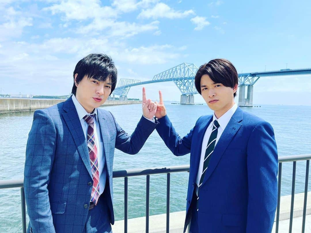 塚本高史さんのインスタグラム写真 - (塚本高史Instagram)「今年も7人集合‼️ 雨予報が晴れに☀️ 流石先輩方のパワーはスゲ〜っす🫣 6月7日（水）21時〜  #白洲迅　君 #東京ゲートブリッジ #刑事7人 #テレビ朝日 #6月7日 #水曜日 #21時〜 @jin_shirasu_official」5月1日 11時01分 - takashitsukamoto_official