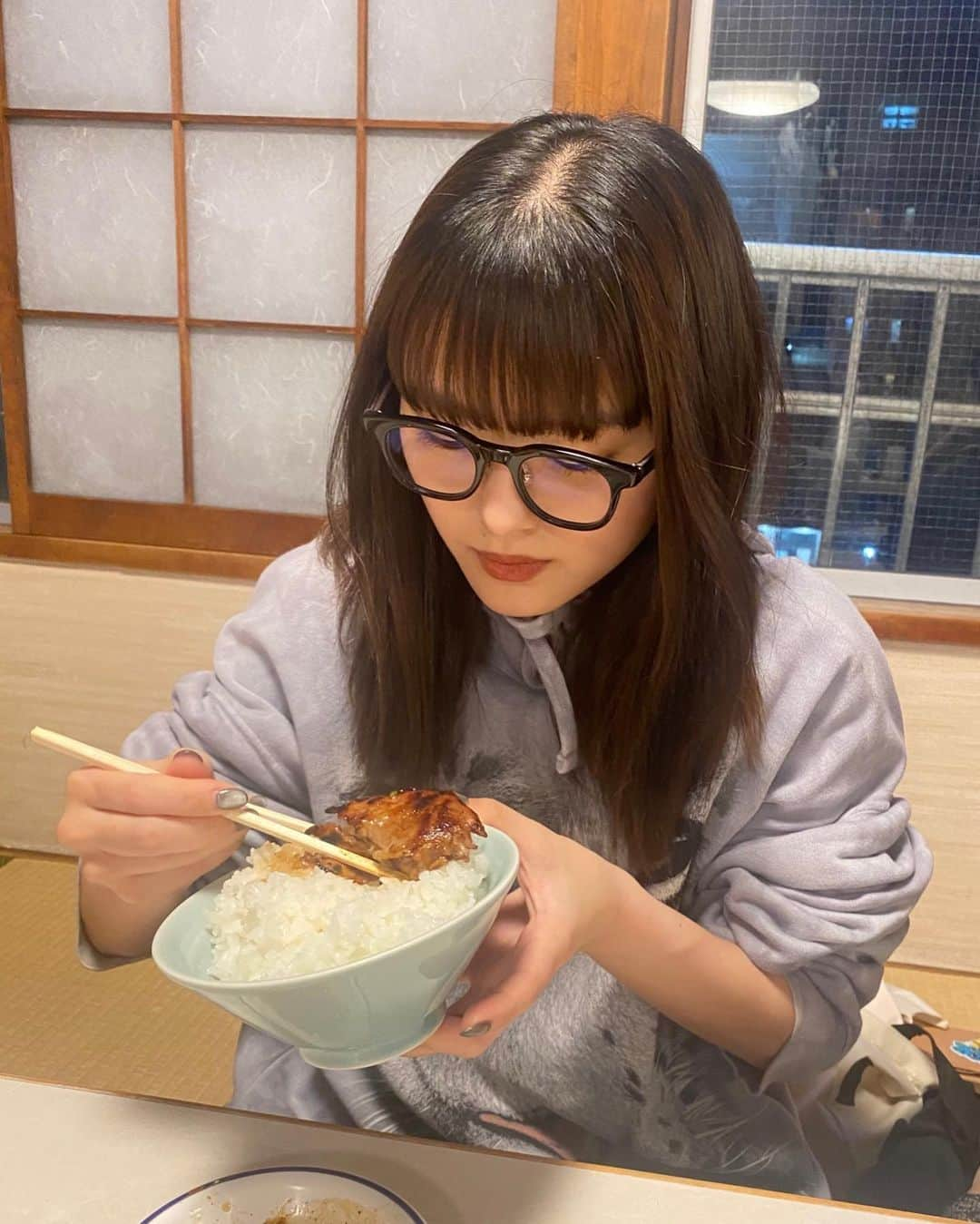 田中珠里さんのインスタグラム写真 - (田中珠里Instagram)「真剣に焼肉には米‼︎ 大盛り食べてました（2杯） #焼肉」5月1日 11時19分 - shuritanaka_official