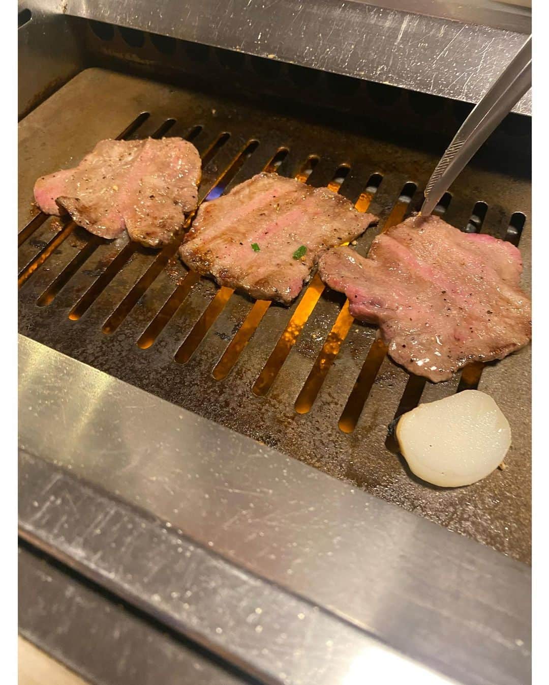 田中珠里さんのインスタグラム写真 - (田中珠里Instagram)「真剣に焼肉には米‼︎ 大盛り食べてました（2杯） #焼肉」5月1日 11時19分 - shuritanaka_official