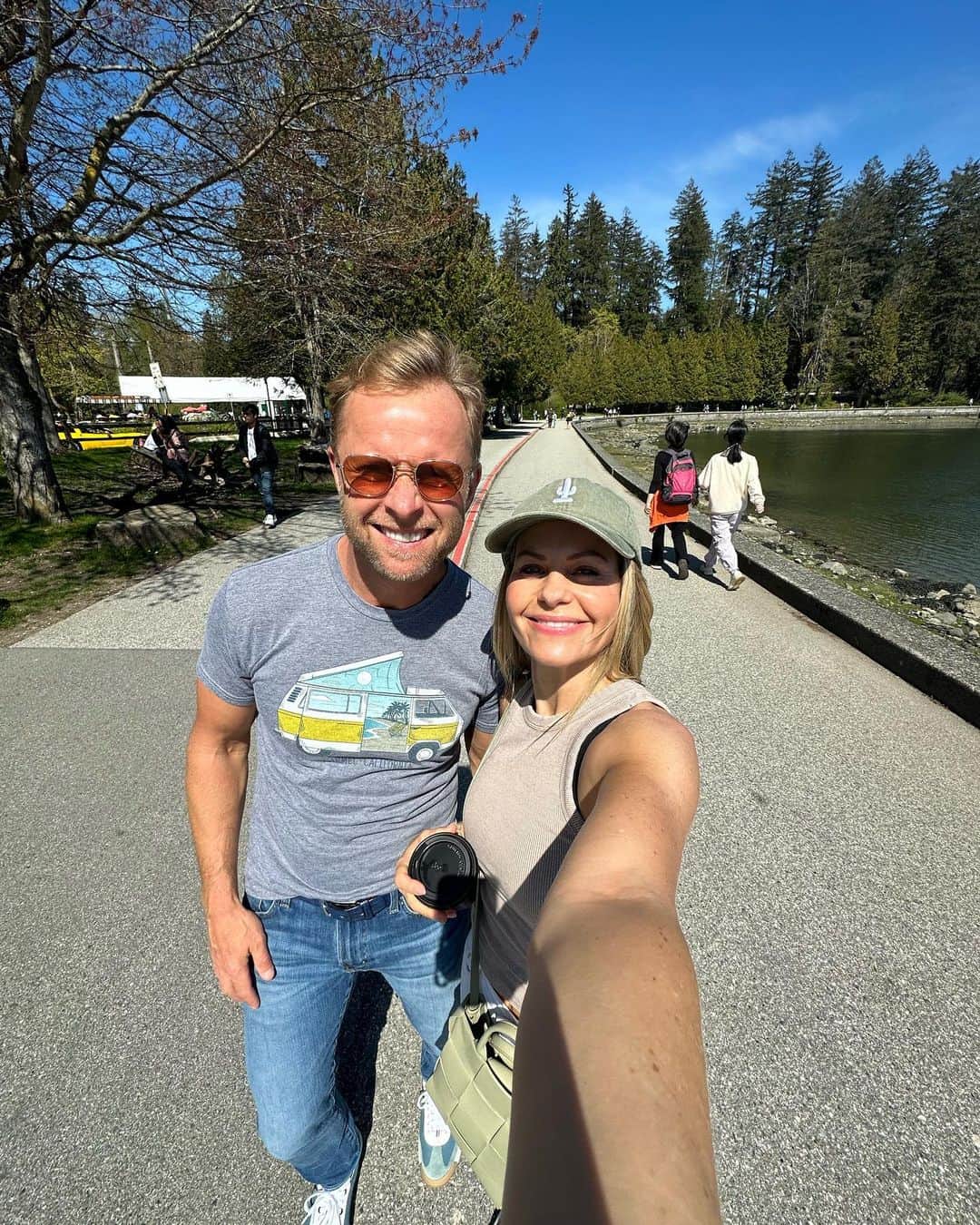 キャンディス・キャメロン・ブレのインスタグラム：「I know the Gram isn’t really for pictures anymore, but that’s never stopped me. My man came for a visit this weekend. I don’t care where we are in the world, when we are together, it’s HOME. ❤️ #HusbandAppreciationPost #NoMoreThan2WeeksApart」