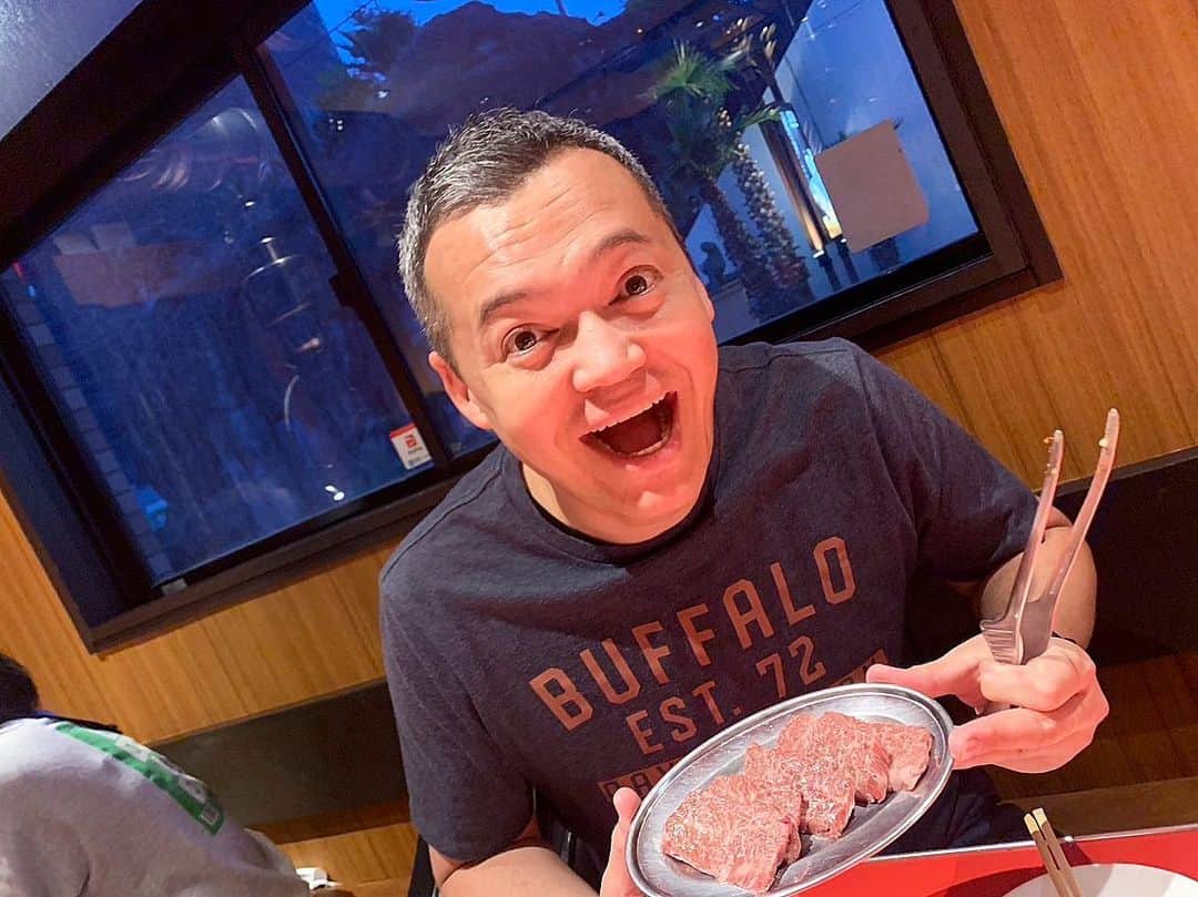 三好ジェームスのインスタグラム：「#焼肉ヨーコ !  ハラミうめぇぇぇ〜！  ランプもロースもどれも美味しくいただきました。  #焼肉ヨーコ #焼肉 #ハラミ#ロース#ランプ#サーロイン#タン#福岡グルメ#福岡焼肉#港グルメ#」