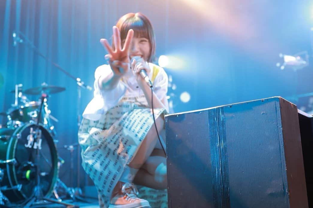 幹葉（スピラ・スピカ）のインスタグラム：「#ぎゅっとずっとツアー 🦀 3本目 札幌Sound lab mole 念願の初北海道ライブ🏃‍♀️💨 待っとってくれて本当にありがとう💛 じゃんけん1.5回！笑 同じライブなんてひとつもないっ また忘れられない日になった！！」