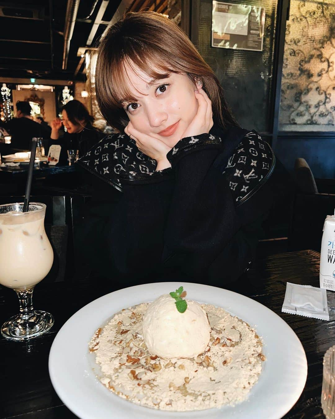 谷まりあさんのインスタグラム写真 - (谷まりあInstagram)「韓国でたくさん食べました♡  お友達に教わったコセンインコパレイティド清潭店のアイスときな粉のデザート美味しくて止まらなかったです🤤  もちろんYouTubeも撮りました😏 #韓国」5月1日 21時32分 - mariaaaa728