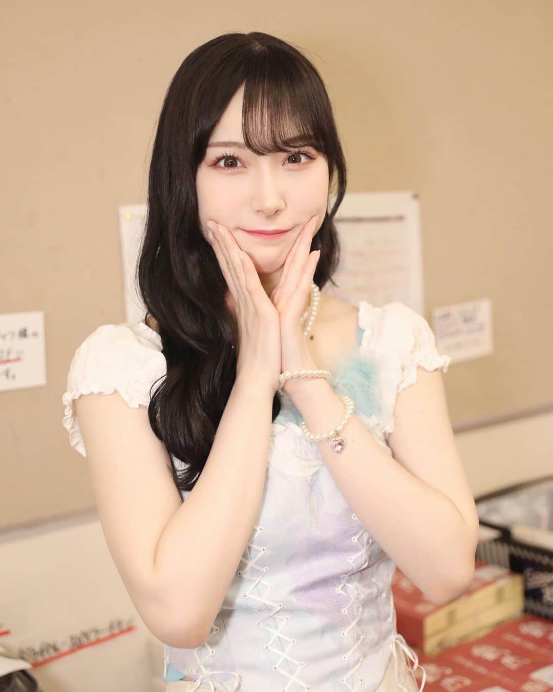 虹のコンキスタドールのインスタグラム：「#虹コンおかわりツアー オフショット📸🤍 #虹コン」