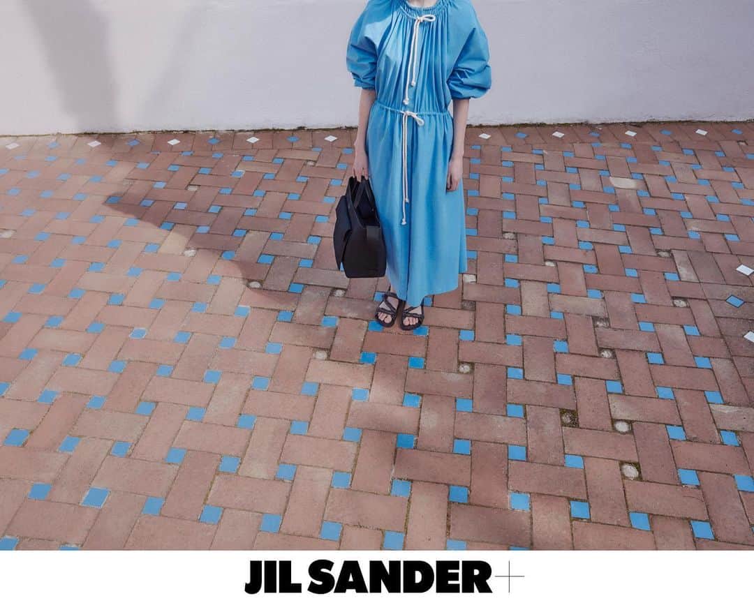ジルサンダーのインスタグラム：「#JILSANDER SPRING/SUMMER 2023 JILSANDER+ Collection Andalusia, March 2023 @nikkimcclarron  Now available online and in selected stores #JilSanderbyLucieandLukeMeier」