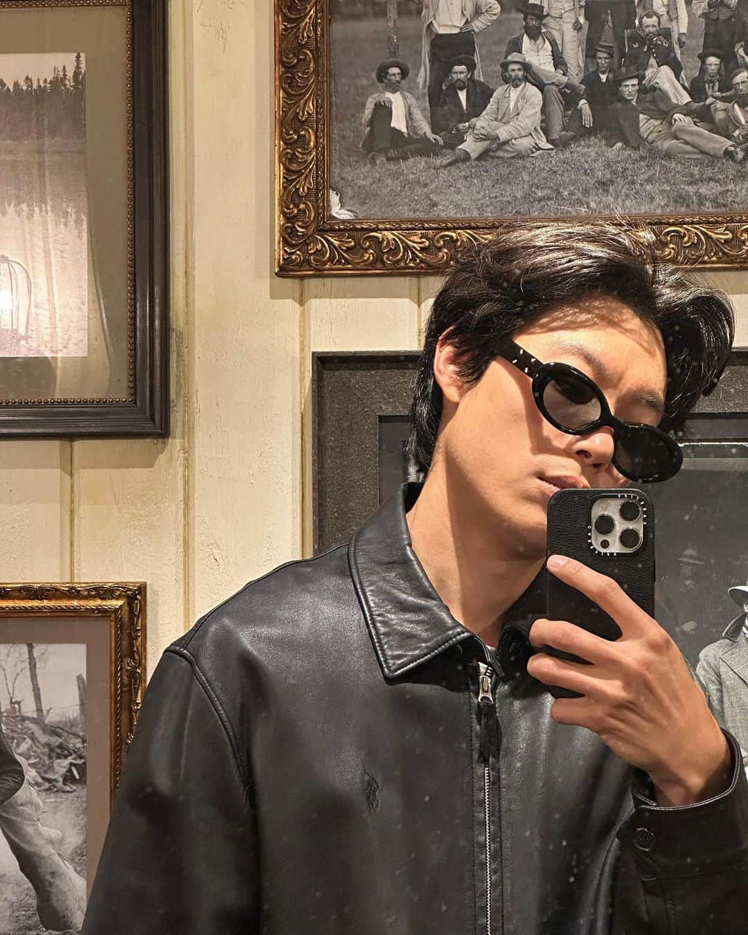 リュ・ジュニョルのインスタグラム：「If you wanna fix somthing, you have to take everything apart, and figure out what's important.」