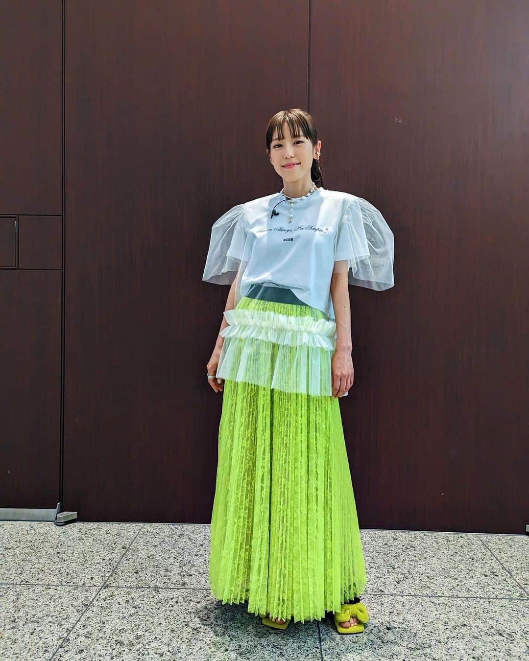 若槻千夏さんのインスタグラム写真 - (若槻千夏Instagram)「最近衣装☺︎  明日は ラヴィットで さっくんがダーツで当ててくれた 韓国ロケのVTRも あります🌈🇰🇷😎🇰🇷🌈  是非見てください~‼︎」5月1日 21時43分 - wakatsukichinatsu