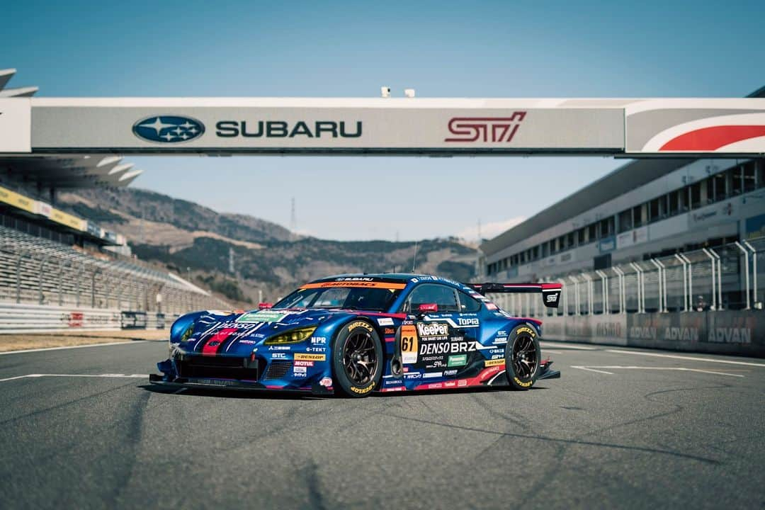 MOTUL Japanのインスタグラム：「【5/3-4はSUPER GT@ 富士スピードウェイ】 . 今週の5/3-4に富士スピードウェイでSUPER GT Rd.2が開催されます。 . 写真は今年の2月に富士スピードウェイで行われたSTIシェイクダウンテストでのBRZ GT300!!! . Motulはオイル・ケミカルでBRZ GT300の走りをサポートします。 . ©STI @motul  @subaru.tecnica.international  @takutoiguchi  @hidekiyamauchi  #Motul #MOTULJapan #PoweredByMotul #SuperGT #スーパーGT #GT300 #STI #BRZ #brzgt300 #subarubrz #rdsport #randdsport #61号車 #SUBARUTECNICAINTERNATIONAL #SubaruMS #SubaruGT #井口卓人 選手 #山内英輝 選手 #300v #高性能オイル #オイル交換」