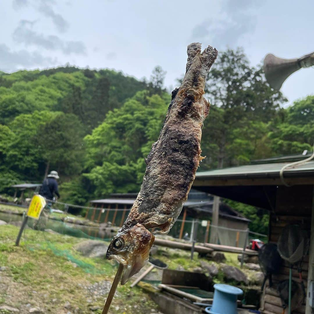 大和屋穂香（ほのちぃ）さんのインスタグラム写真 - (大和屋穂香（ほのちぃ）Instagram)「家族と幼馴染みとニジマス釣り🎣💙🫧」5月1日 22時17分 - honochii0919