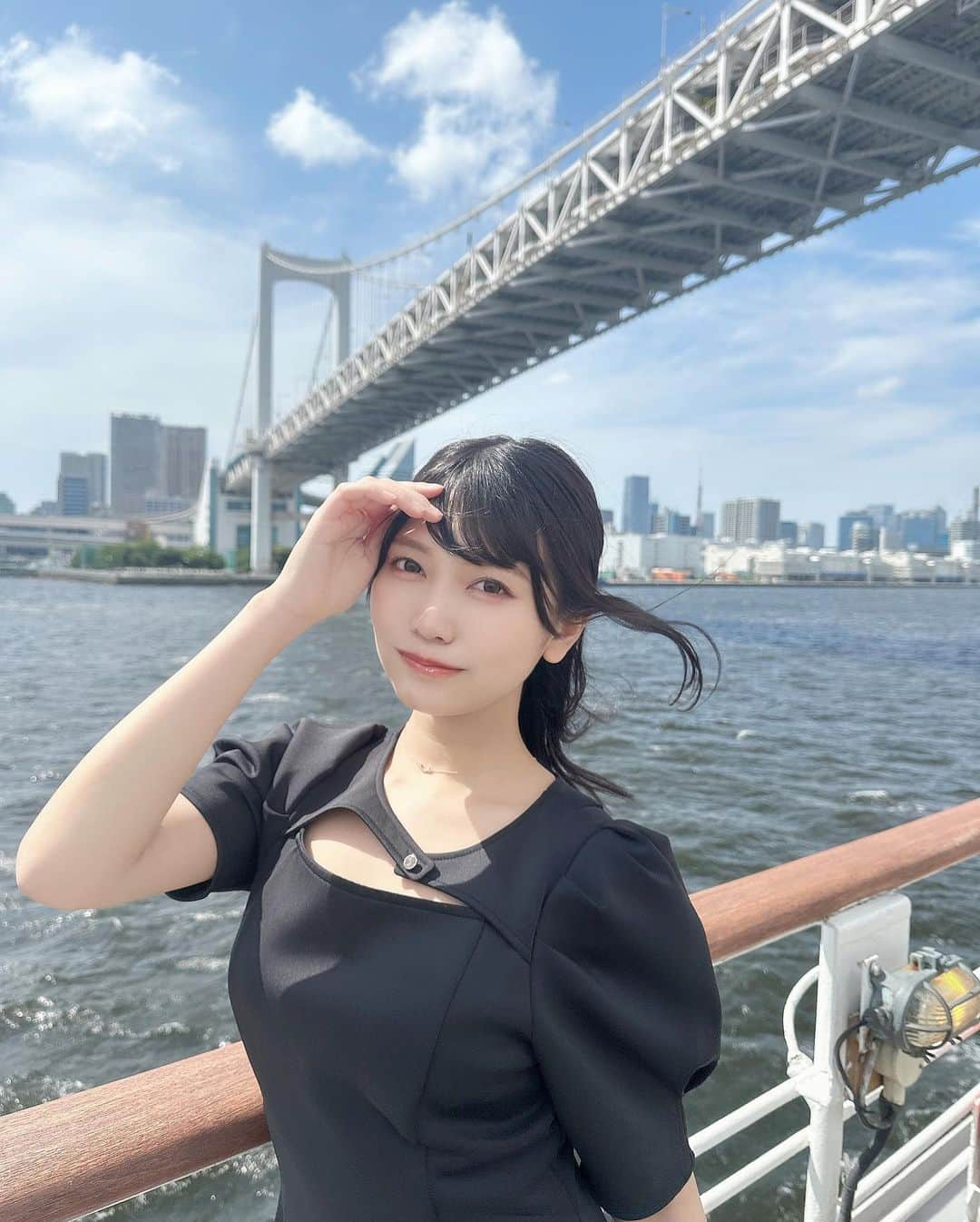 松下玲緒菜さんのインスタグラム写真 - (松下玲緒菜Instagram)「🛳 . . . 家族がサプライズクルージングしてくれた🥂 いいお天気でたくさん食べた〜〜」5月1日 22時25分 - matsushita_reona