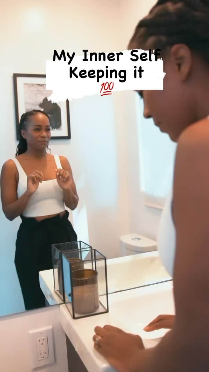 アジャ・ナオミ・キングのインスタグラム：「Stop Playing- You Cute PERIODT!」