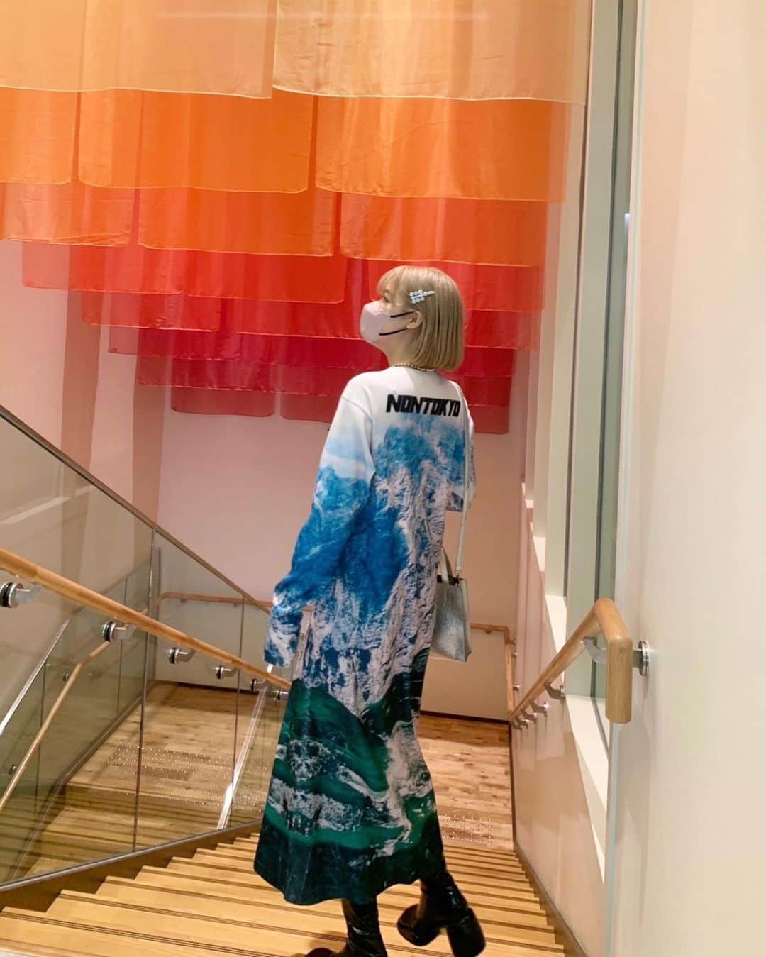 夏焼雅のインスタグラム：「🍑🍇🍊🍋🍒🍈  GW楽しんでる？  #gw」