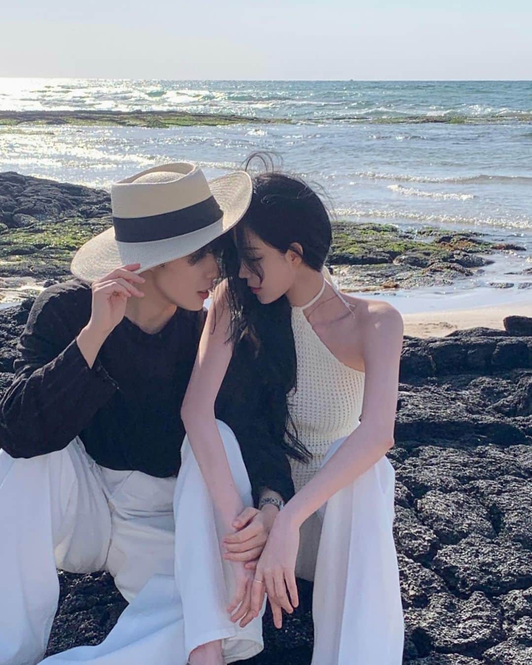 キム・ダビンのインスタグラム：「우리 닮아가는 것 같기도 하고」