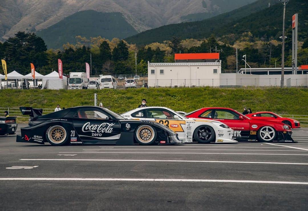 Wataru Katoさんのインスタグラム写真 - (Wataru KatoInstagram)「LIBERTY WALK 　　LBWK LB⚡︎silhouette works machine❤️  @nissan @nissanjapan  @yokohama.rubber_jp  @liquimoly  @sphere_light  @sakon.hikari  @mazdausa  @mazda_jp  #libertywalk #lbworks #lb silhouette works #nissan #nissanskyline  #nissansilvia  #nissanpatrol  #mazda  #mazdarx3  #mazdarx7  #fd #rx7  #stance  #stancenation  #widebody #jdm #jdmcars  #jdmculture  #jdmlifestyle  #jdmnation  #ltmw #nicecar #nice #tuning #custom #customcar  #customcars  #yokohamatire  #toyotires  #japan」5月1日 22時38分 - libertywalkkato