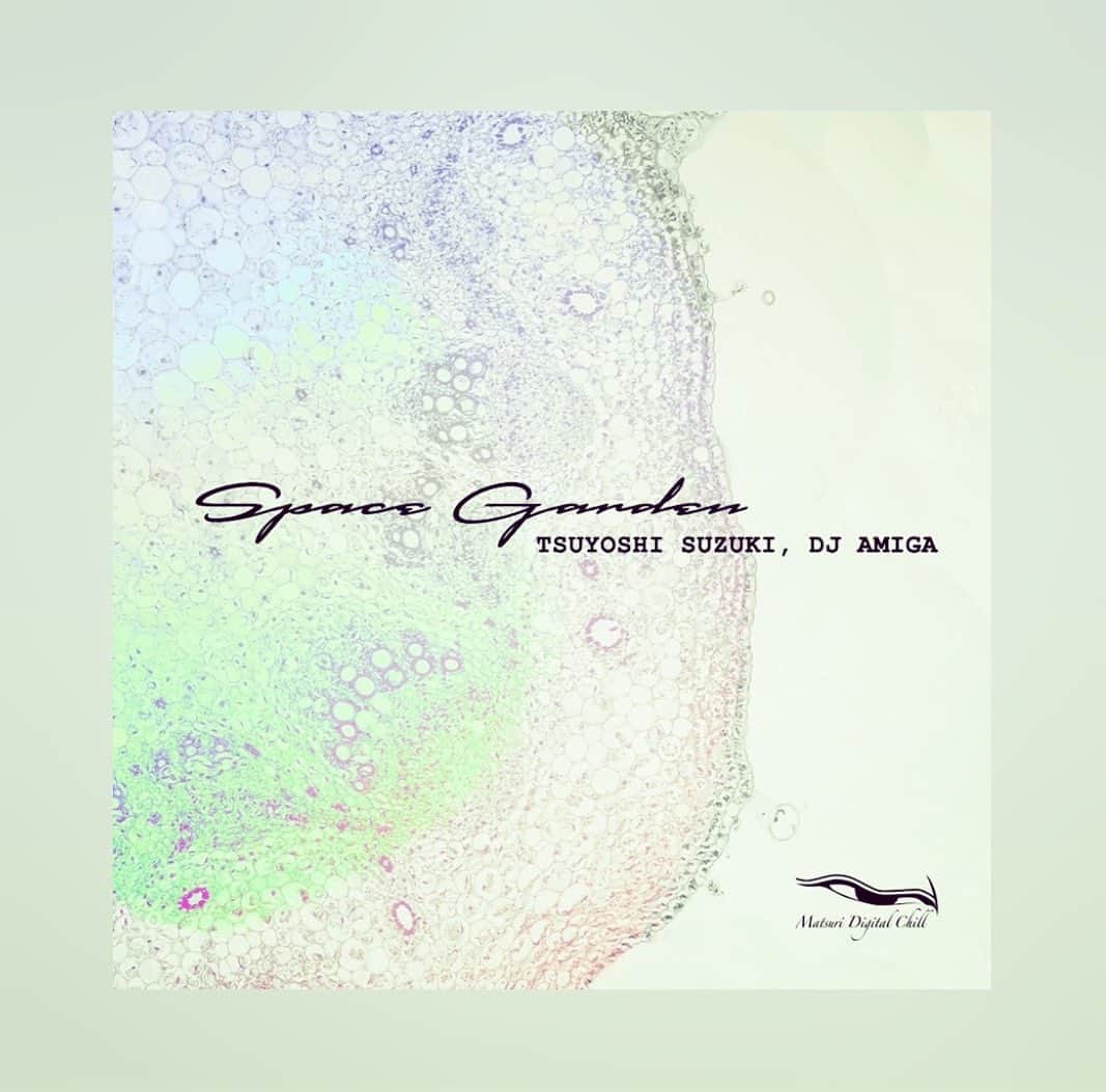 DJ AMIGAのインスタグラム：「DJ TSUYOSHI氏と久しぶりに曲を作りました。 インナースペースに響くサイケデリックチルアウトです。ぜひ今宵のお供に💫  DJ AMIGA,TSUYOSHI SUZUKI collaboration tune,Space Garden to be released from matsuridigitalchill matsuridigitalchill/mdc011-space-garden Track Id:Space Garden Written Produced by @djamiga x @tsuyoshi_suzuki_official  Recording by @kazngc  Mastered by @goa_roy Cover by HRK @mijinko25mm  #downtempo #chilloutmusic #psychedelicmusic #ambient #technomusic #newrelease #meditation #ヒーリングミュージック #癒し #サウンドバス #dj #djlife #djtsuyoshi #djamiga #クリスタルボウル #瞑想 #チルアウト」