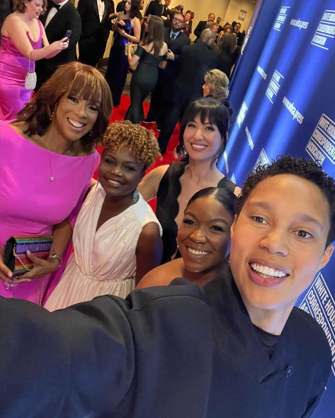 ブリトニー・グリナーさんのインスタグラム写真 - (ブリトニー・グリナーInstagram)「We are in awe from The White House Correspondents’ Association’s dinner last night. The first amendment is so important and we’re grateful to live in a country that recognizes freedom of speech.   Major thank you to the courageous journalist from our past, present, and future for truth-telling and being the foundation for radical change. Our prayers go out to the families of Evan Gershkovich (Russia) and Austin Tice (Syria)— reporting is not a crime and we must bring them home.   @gayleking and the entire CBS family, thank you for having us as your guest. Your hospitality was unmatched.   Styled by: @calvinklein & @courtneydmays  MUA: @lolasbeautymark  Hair: @jadajenkinsco   #WeAreBG #BringOurFamiliesHome」5月1日 14時17分 - brittneyyevettegriner